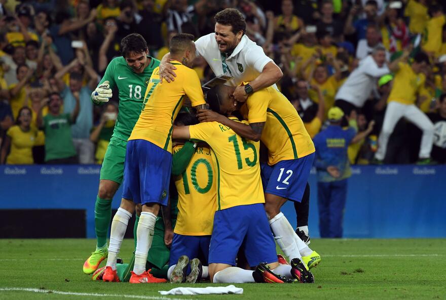 巴西绝杀韩国，本泽马点燃赛场