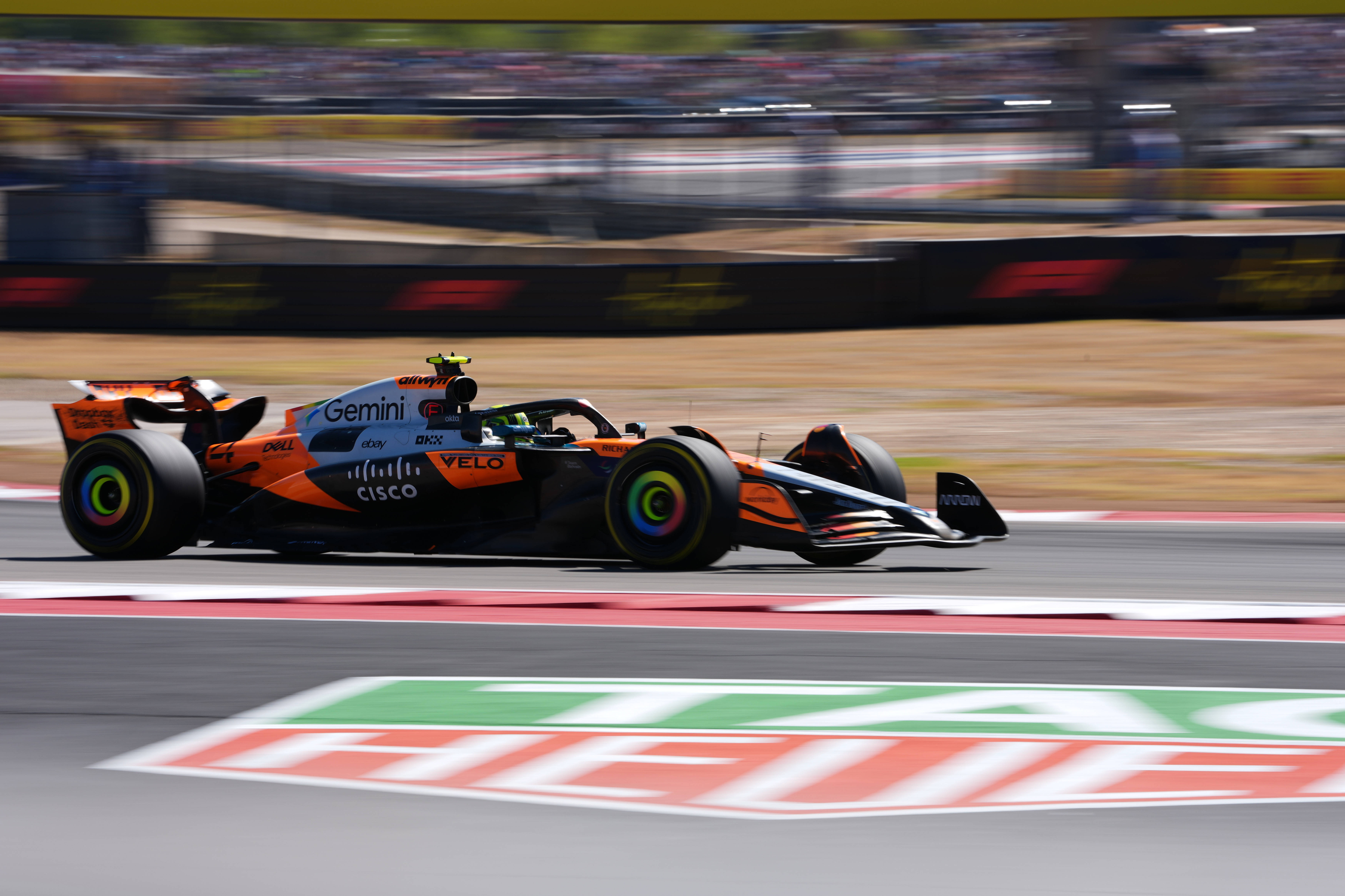 迈凯伦完胜威廉姆斯,维斯塔潘惊艳四座 迈凯伦完胜威廉姆斯,维斯塔潘惊艳四座