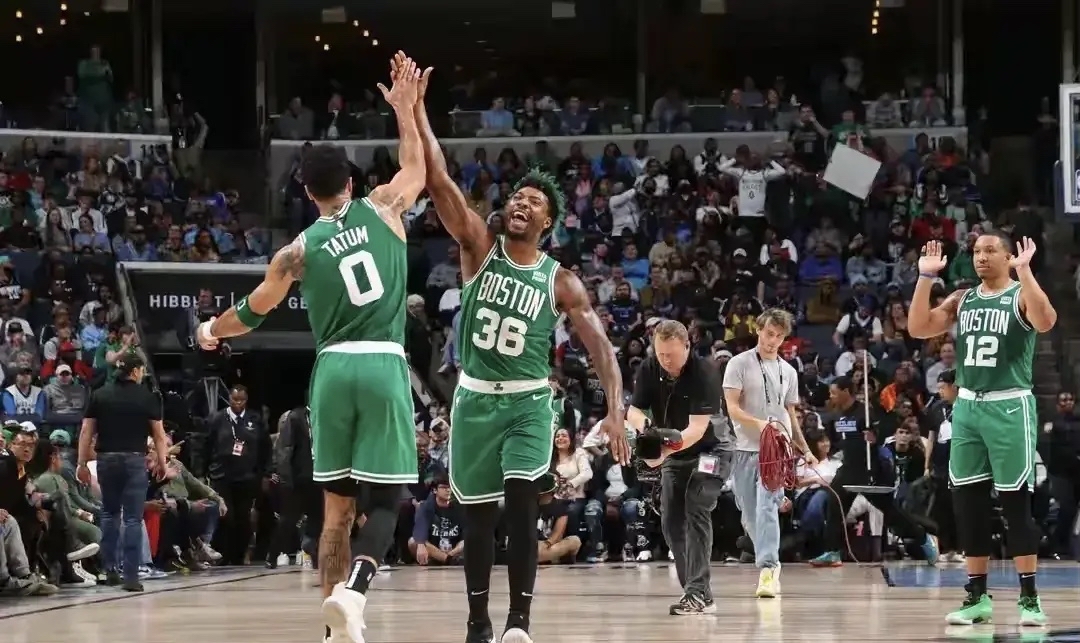 深圳队鏖战雄鹿，伦纳德刷新纪录