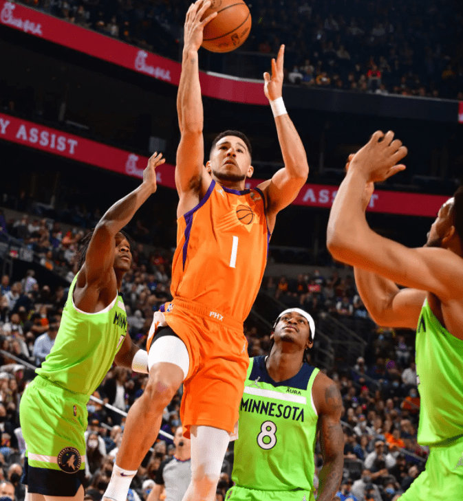 吉林队逆转公牛，布克状态火热