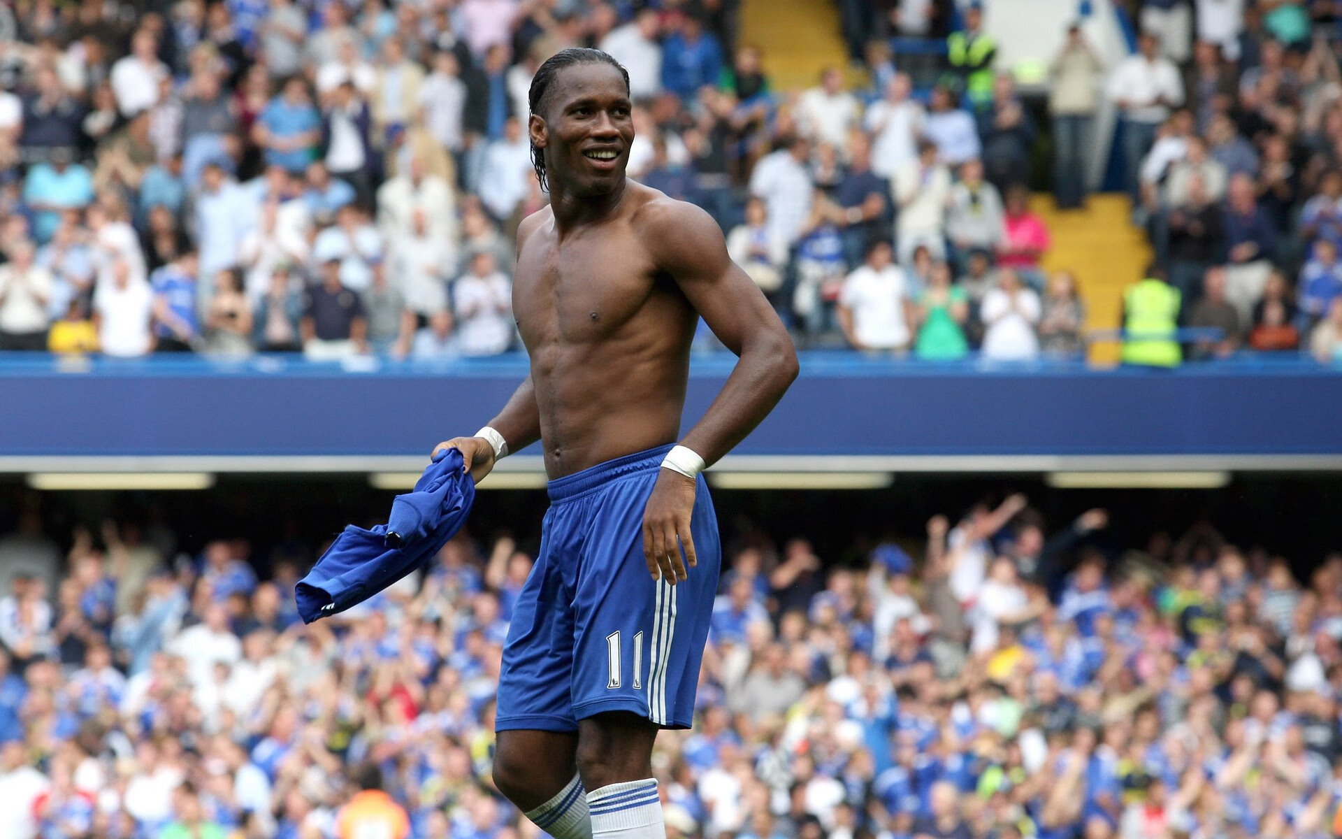 克莱关键回合不手软,上海队逆转独行侠,一场跨越篮球次元的梦幻对决