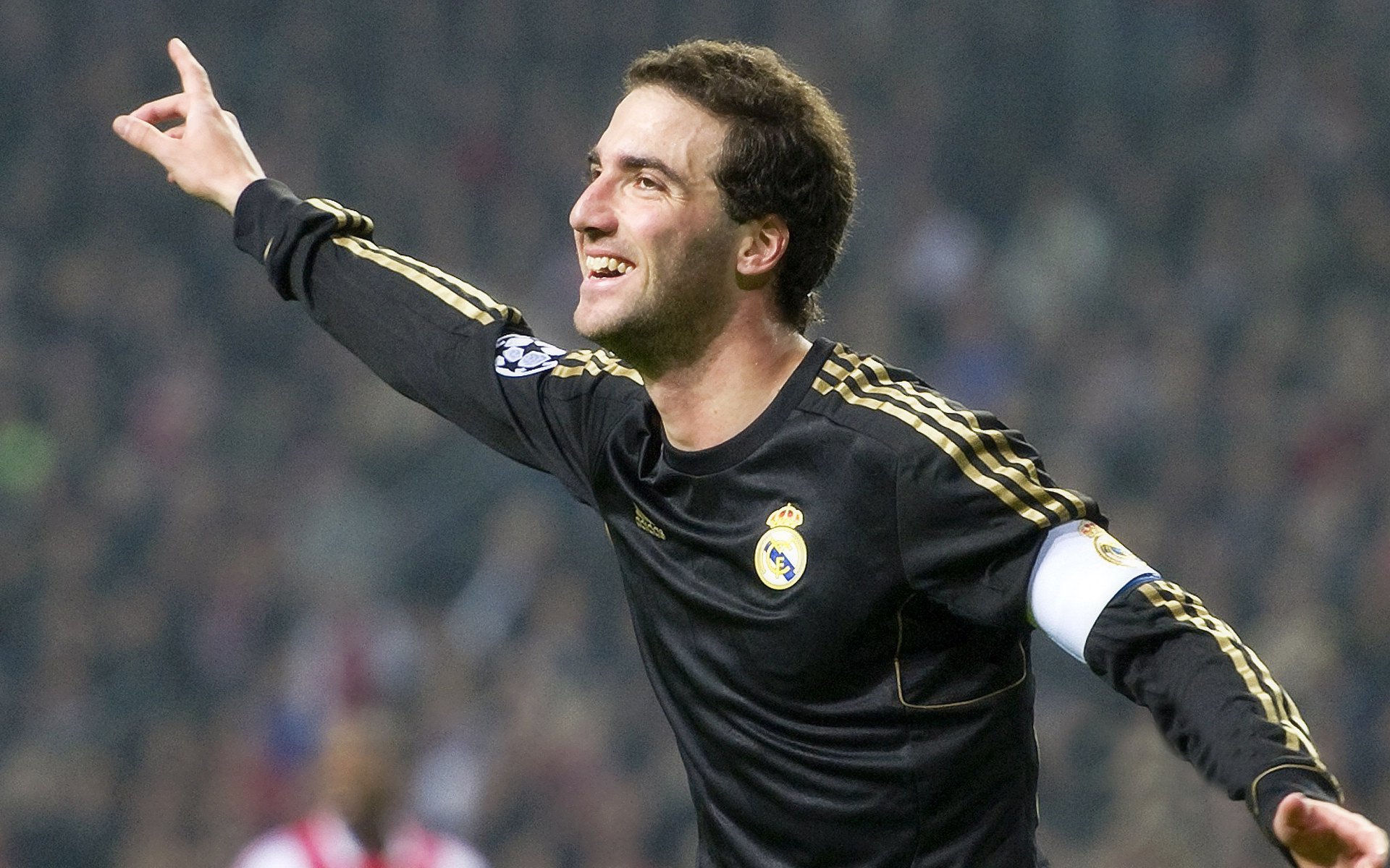 总决赛之夜，凯恩的攻防统治与不朽传奇