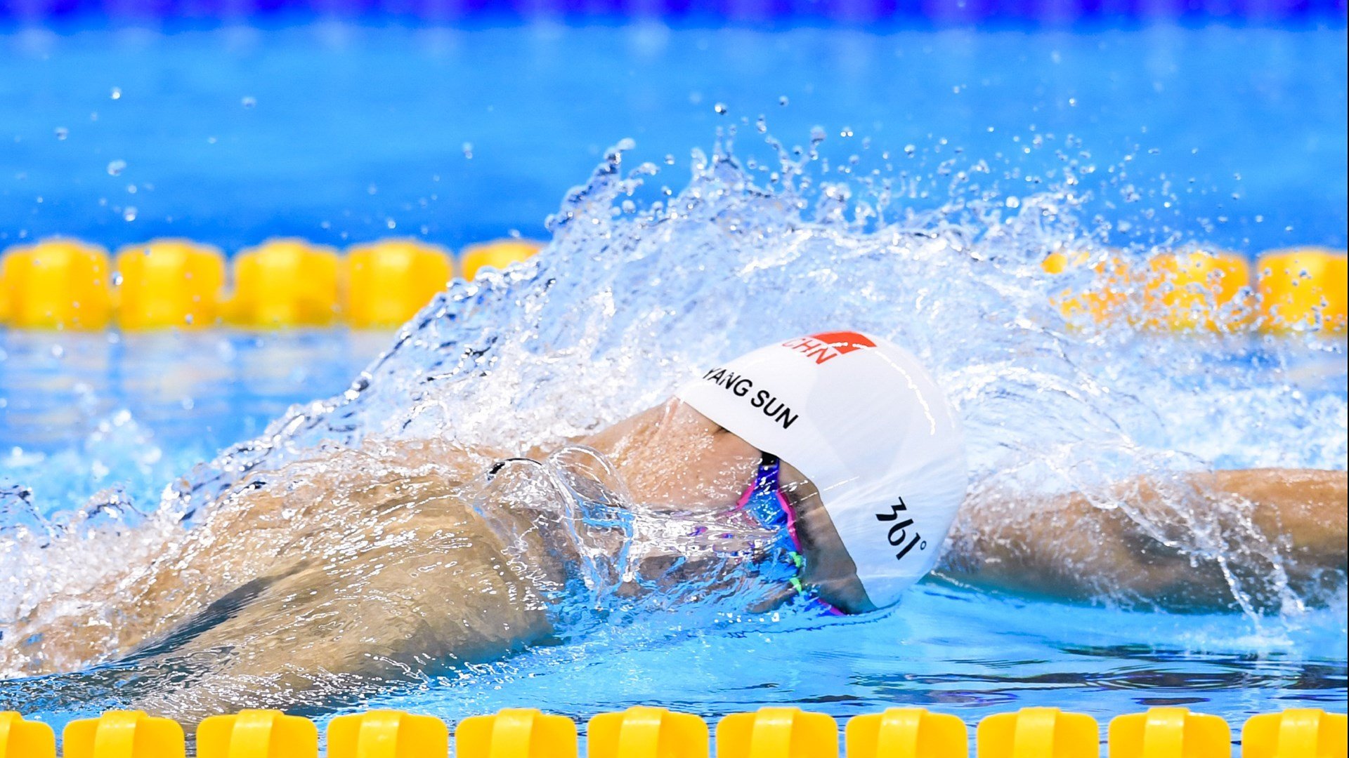 绿茵场上的双重变奏，弗拉霍维奇爆发与厄瓜多尔掀翻摩洛哥的启示